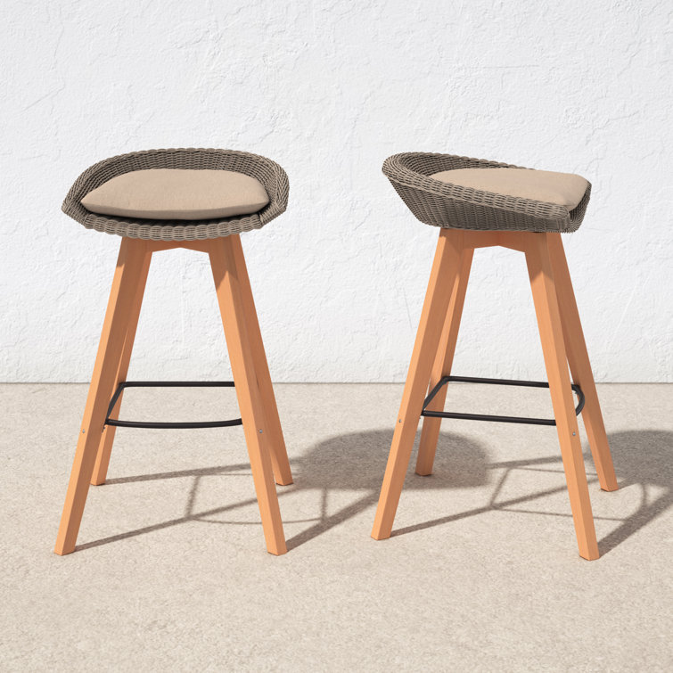 Wicker outdoor bar discount stools with backs